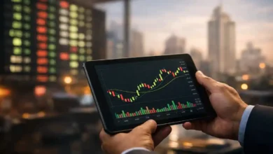 Trader holding tablet with PSX candlestick chart showing Pakistan stock market weekly winners and losers, with Karachi skyline in background.